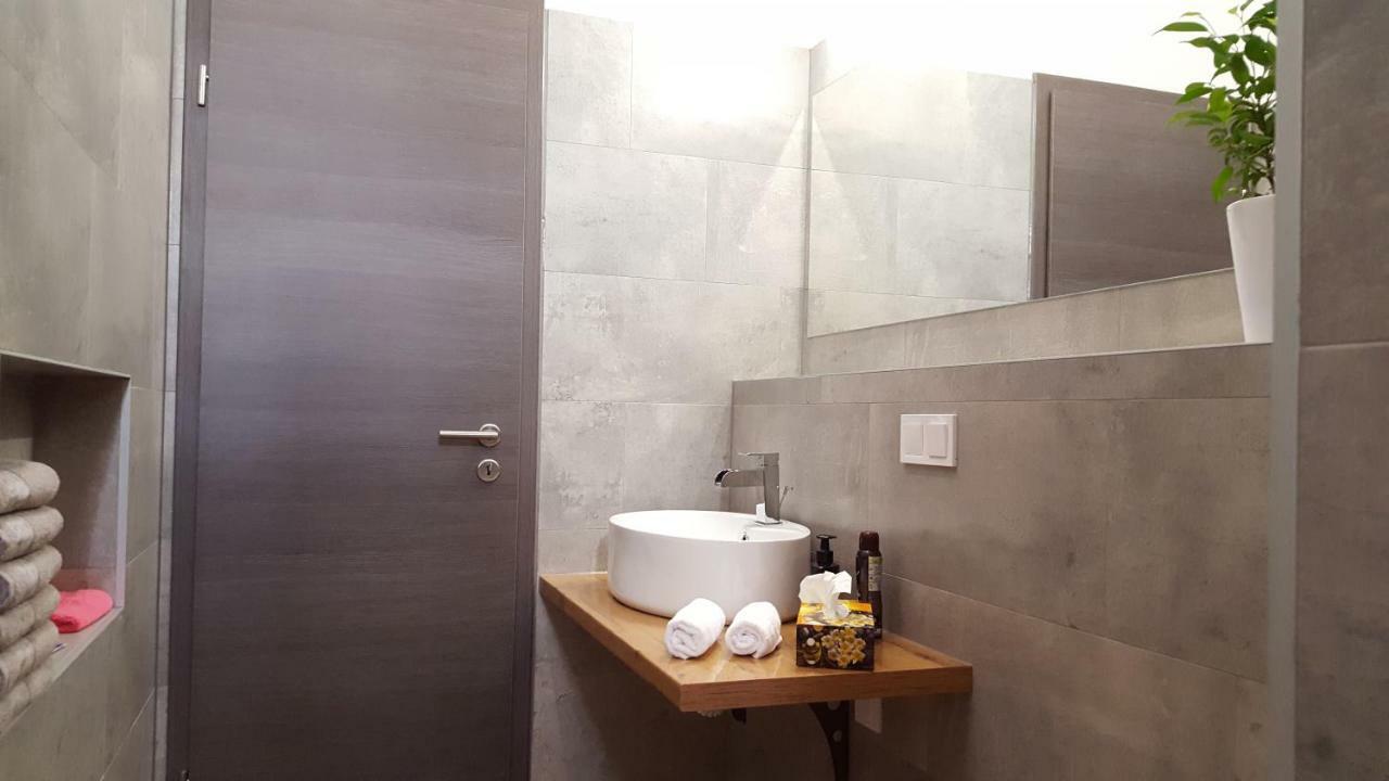 PUY Apartment Imperia *** מראה חיצוני תמונה