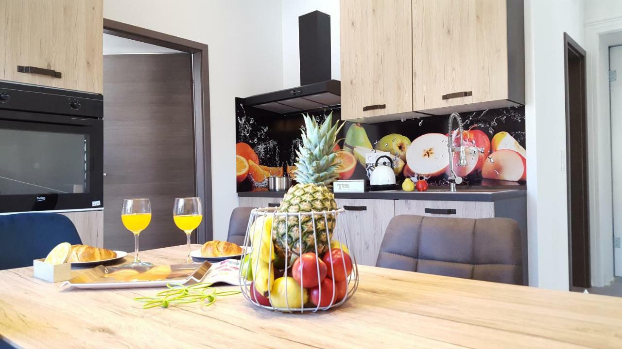 PUY Apartment Imperia *** מראה חיצוני תמונה