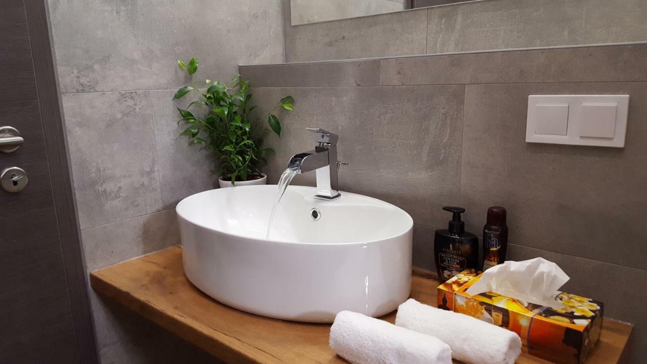 PUY Apartment Imperia *** מראה חיצוני תמונה